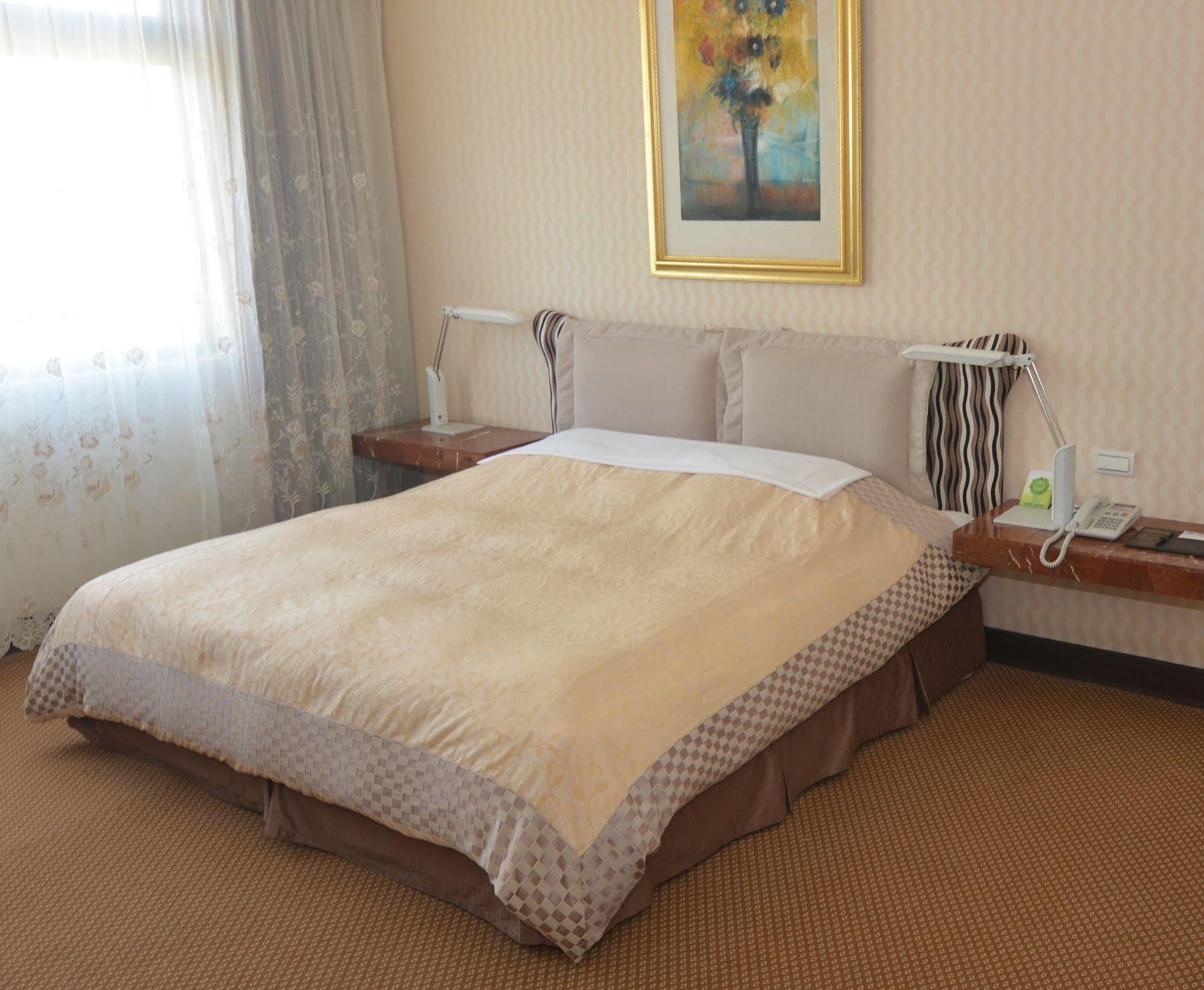Kingship Hotel Kaohsiung Inter Continental Kültér fotó